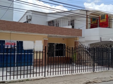 Casa USO COMERCIAL en Los Alpes 1 Piso